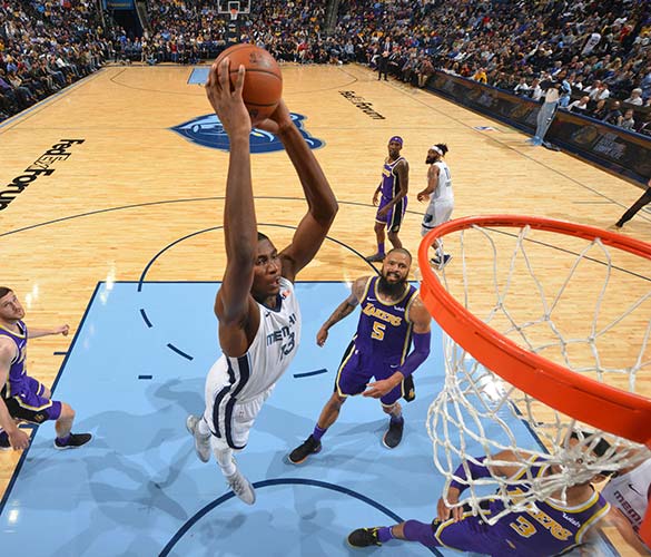 Jaren Jones Jr. going up for a dunk against the Los Angeles Lakers at the FedEx Forum